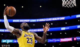 人中脱颖而 人中脱颖而